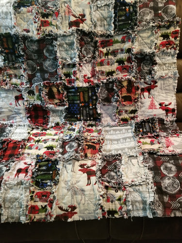 Small Quilt - Camping - lap size
