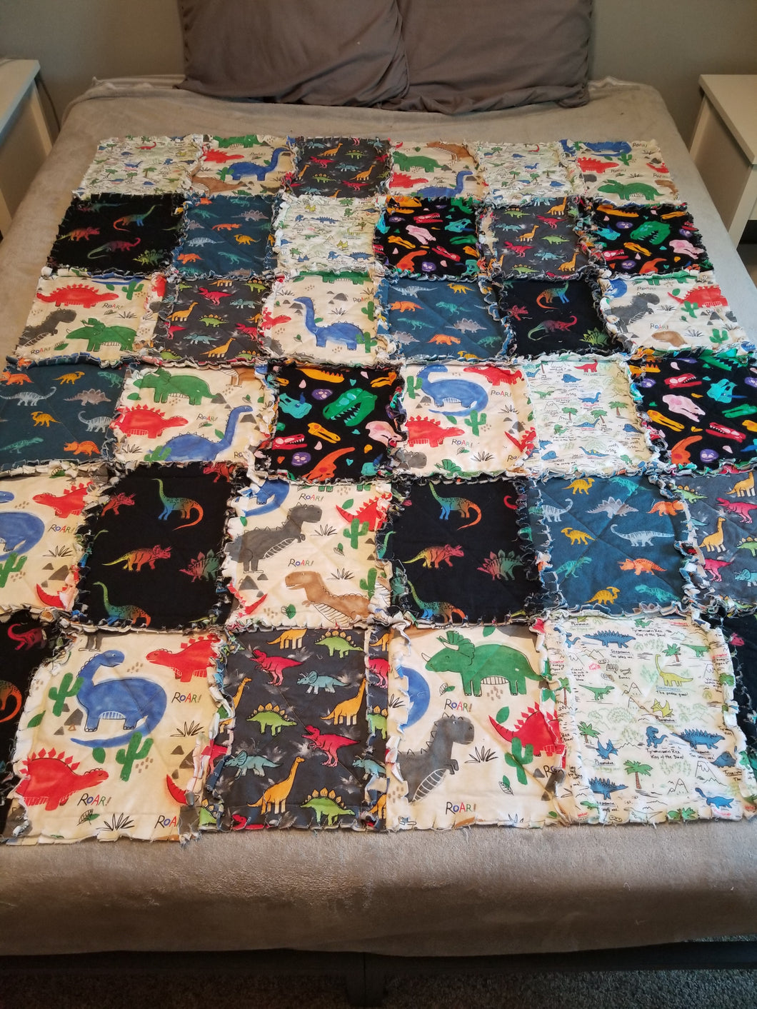 Quilt Medium - Dinasaur
