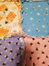 Quilt Medium - Bees