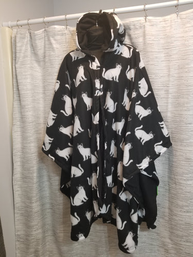 Poncho - Black with white cat