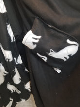 Poncho - Black with white cat