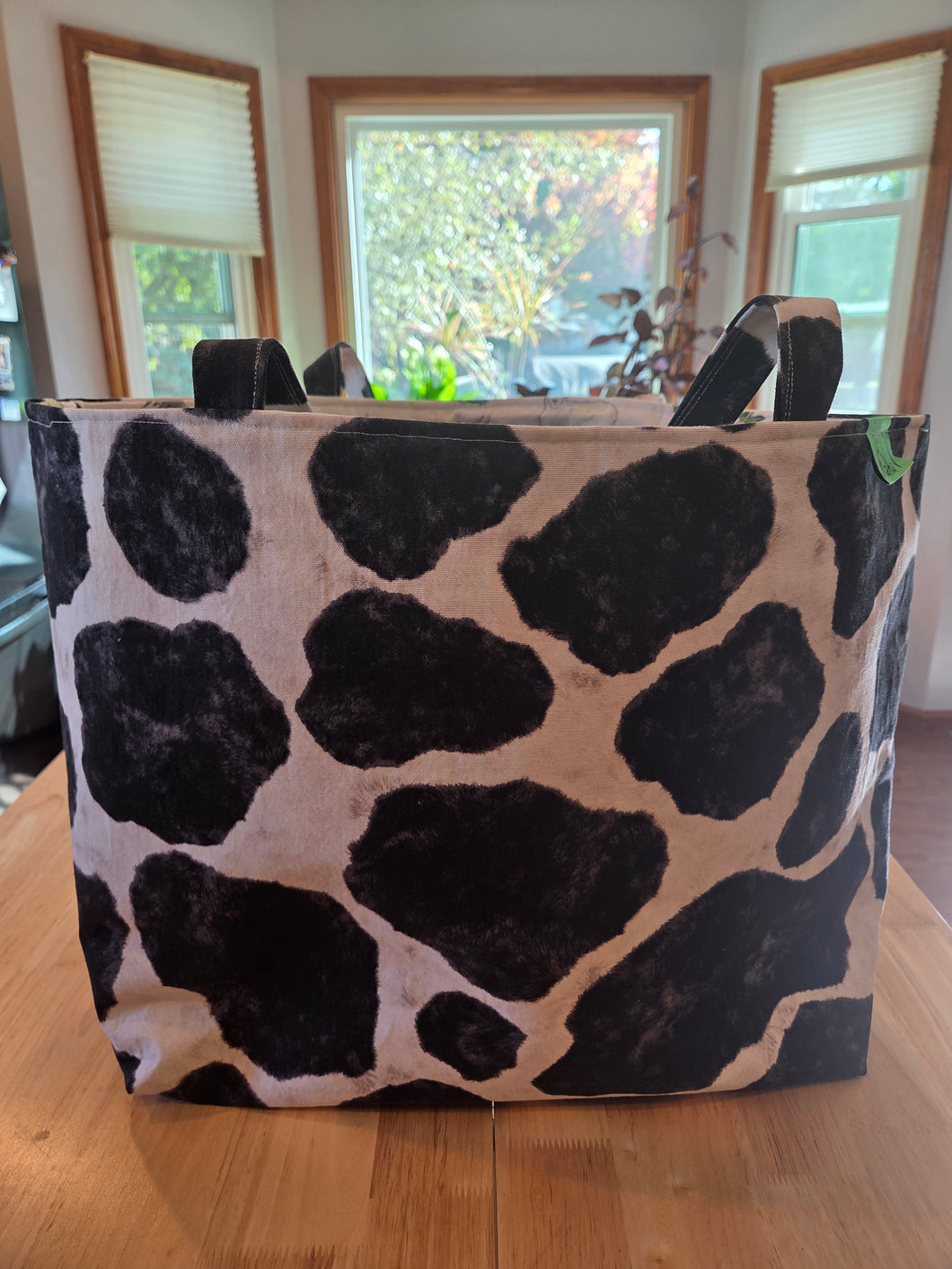 Medium Tote - Cow, tractor farm animals inside