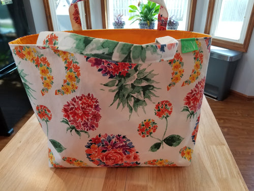 Medium Tote bag - Bright flowers/yellow inside.