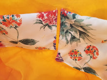 Medium Tote bag - Bright flowers/yellow inside.