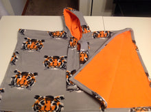 Poncho - Small, Tiger orange and grey/ orange inside